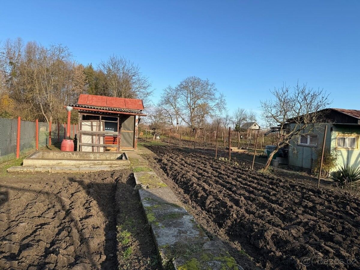 Zahrady, Hulín, 768 24