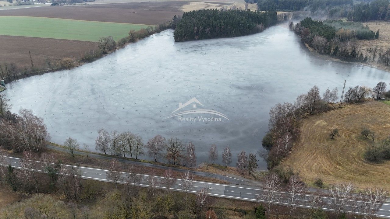 Rybníky, Vodná, Kamenice nad Lipou, 138 387 m²