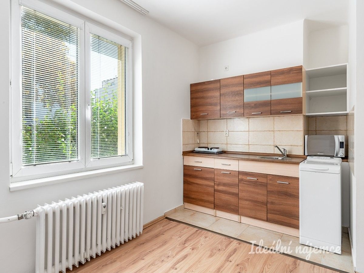 Pronájem byt 1+kk - Púchovská, Praha, 20 m²