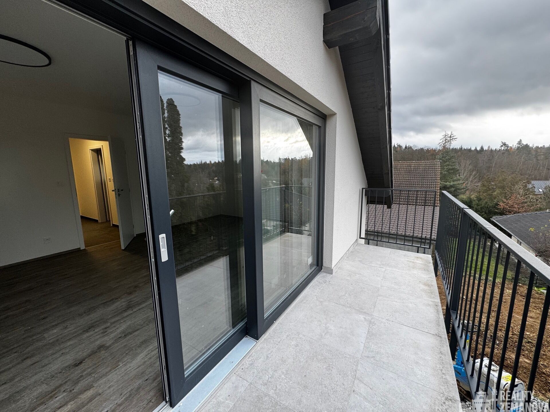 2+kk, Hlavní, Jesenice, 62 m²