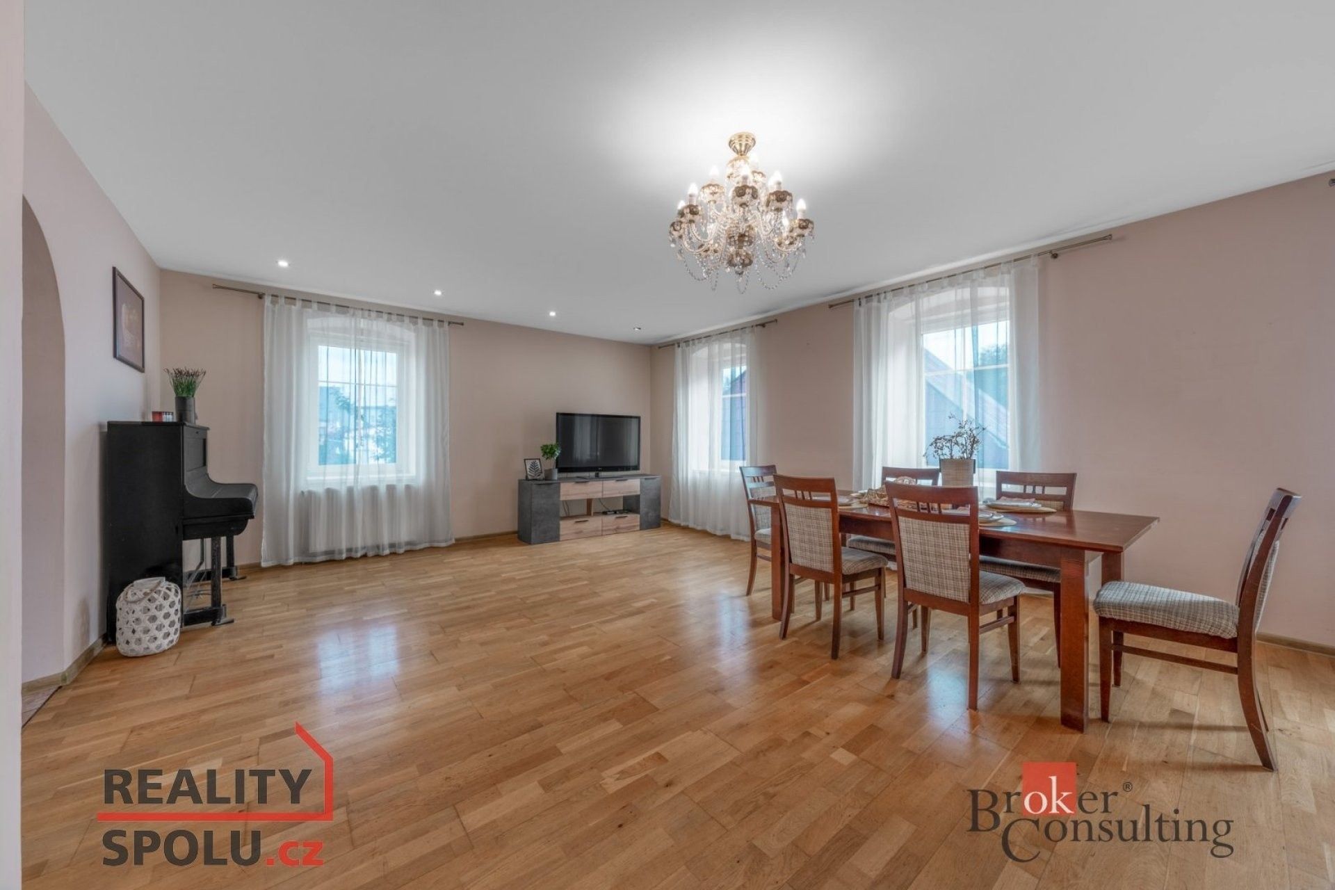 Prodej rodinný dům - Hejnická, Frýdlant, 450 m²