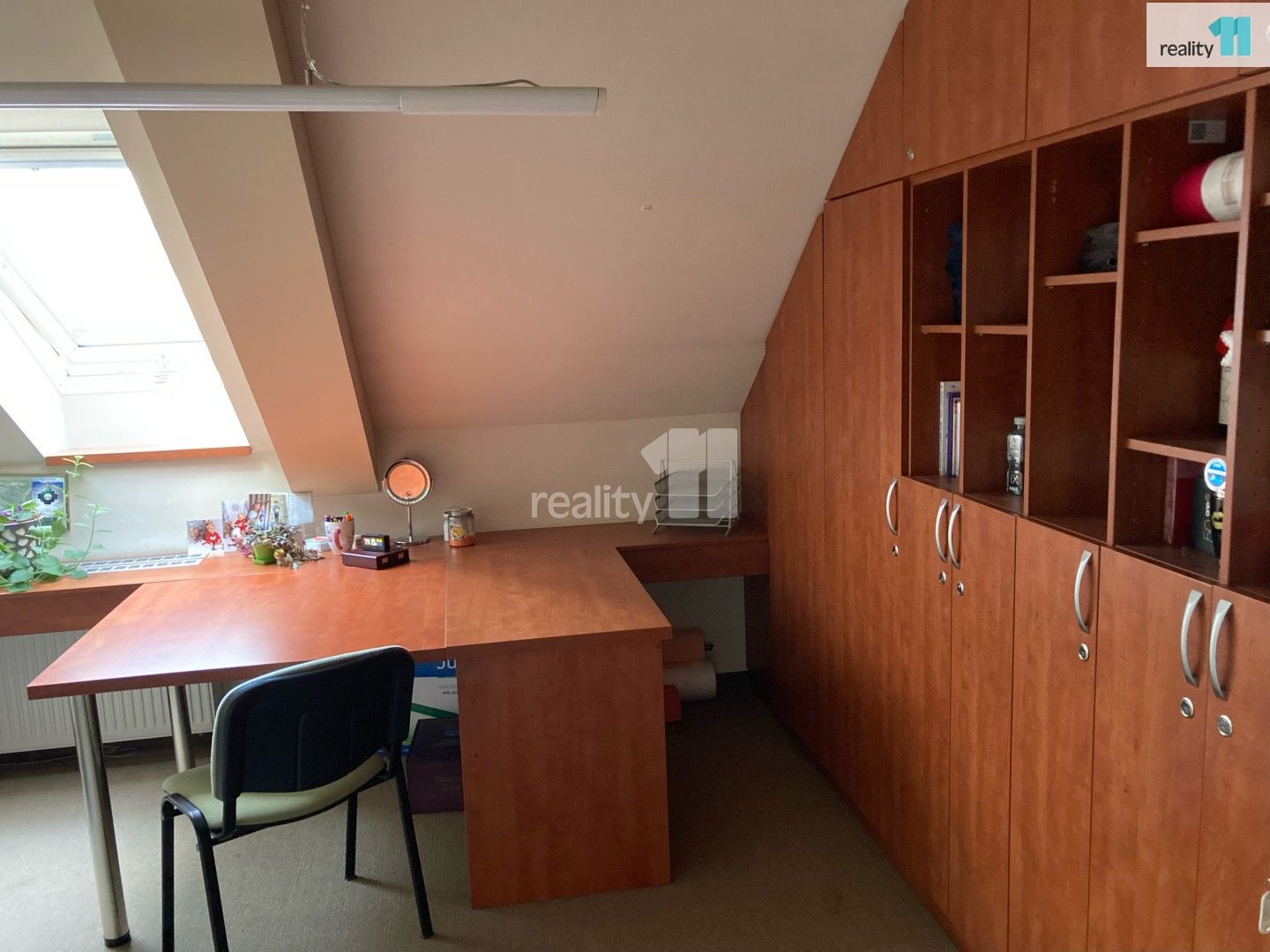 Pronájem obchodní prostory - Chebská, Karlovy Vary, 17 m²