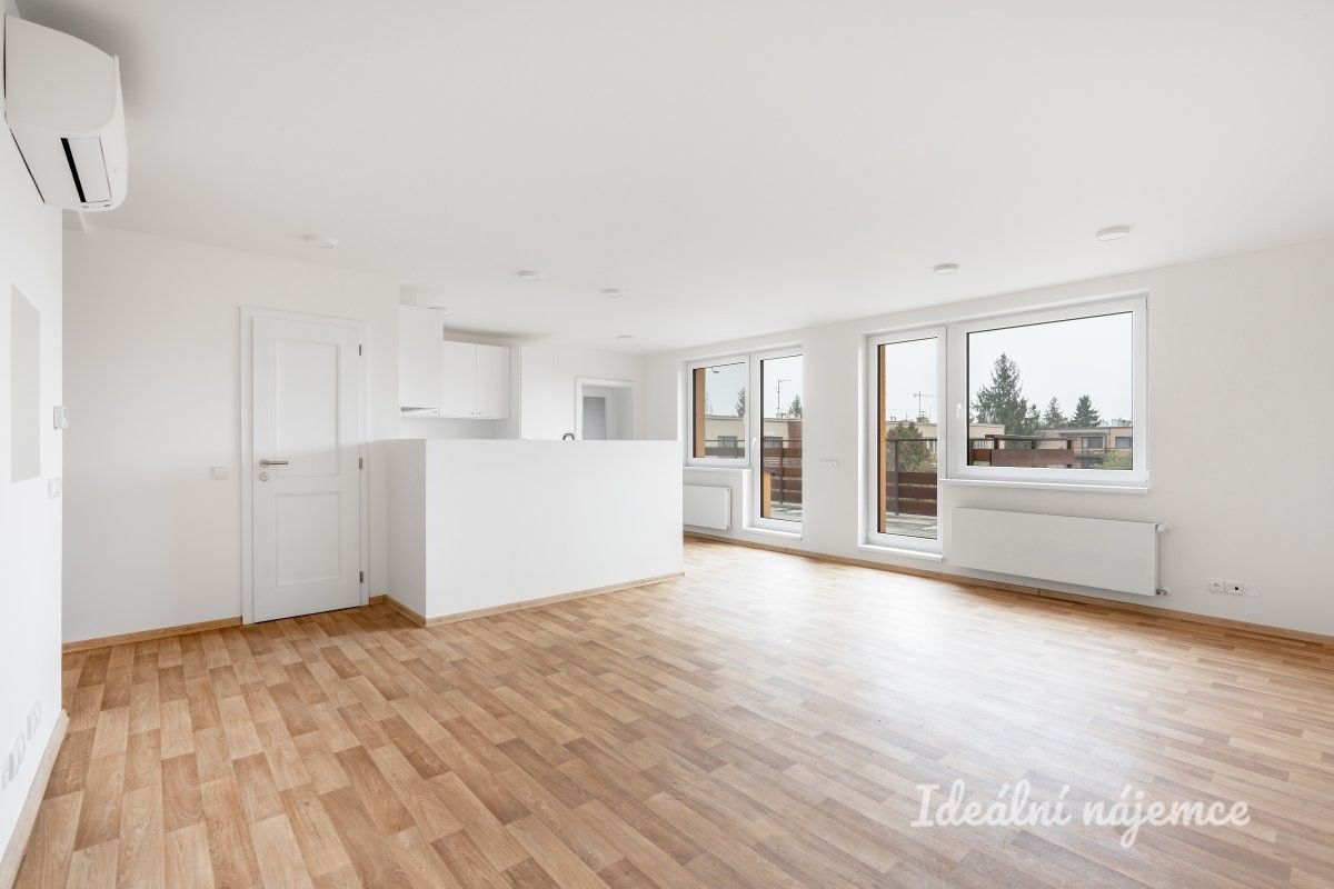 3+kk, Kočova, Praha, 86 m²