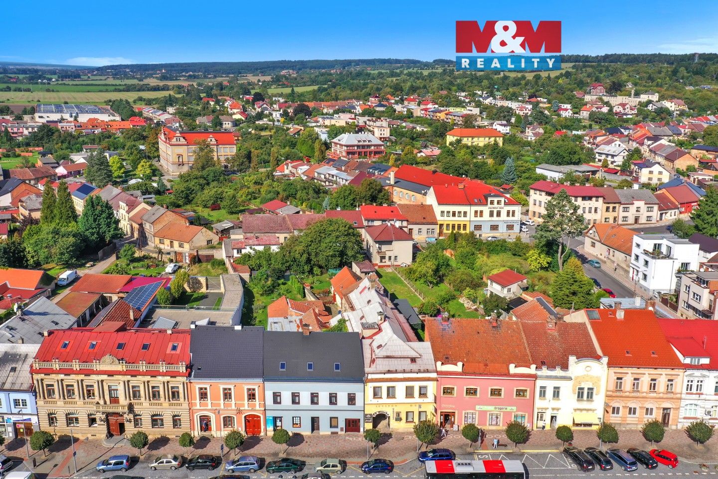 Činžovní domy, náměstí Jiřího z Poděbrad, Hořice, 385 m²