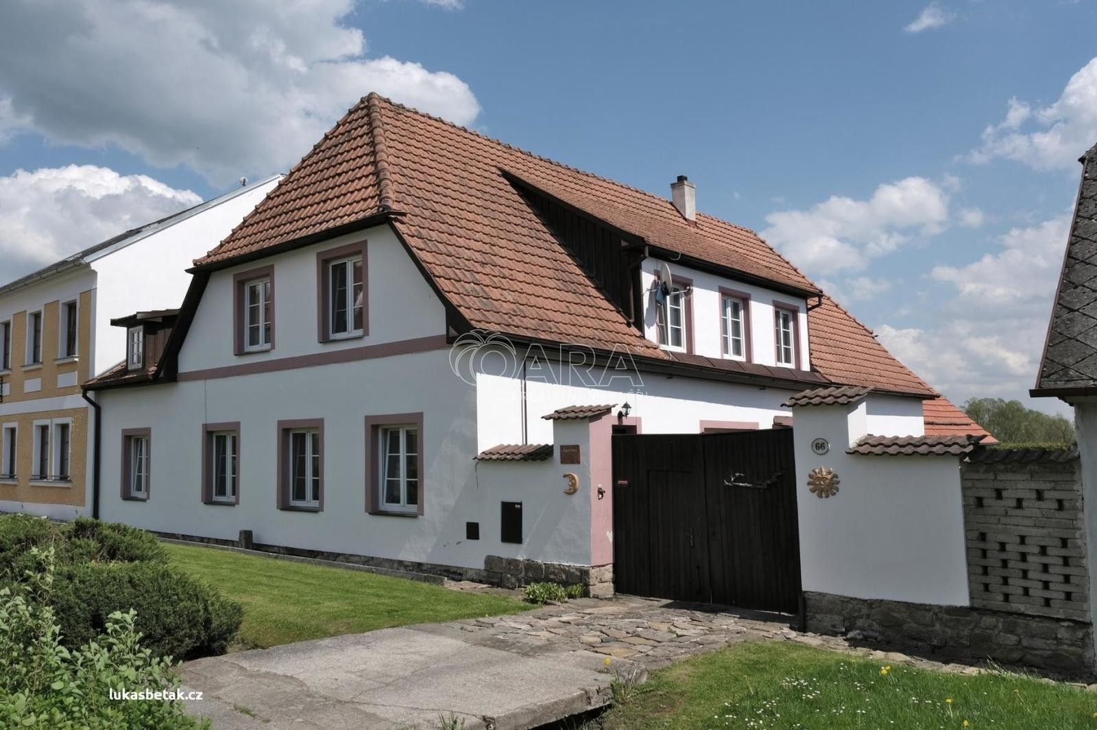 Prodej rodinný dům - Chvalšiny, 250 m²