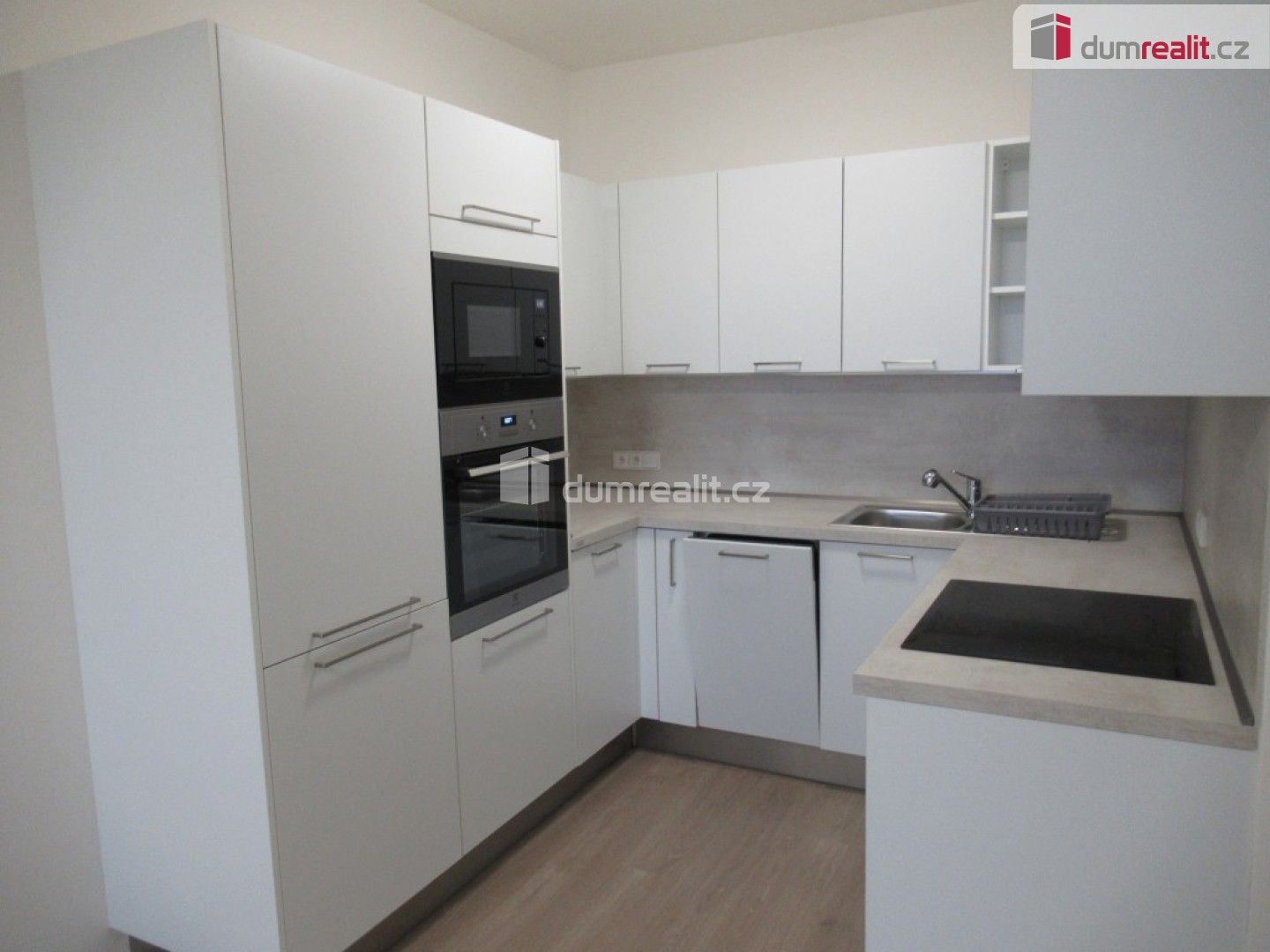 3+kk, Thomasova,Praha 13, 60 m²