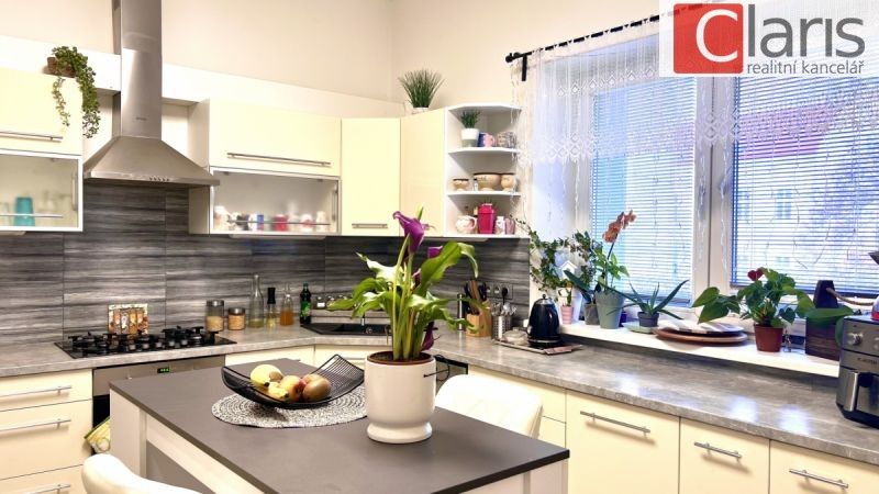 Prodej rodinný dům - Sládečkova, Ostrava, 300 m²