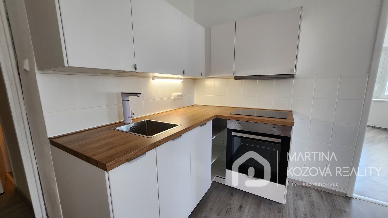 Pronájem byt 2+kk - Podle Kačerova, Praha, 48 m²