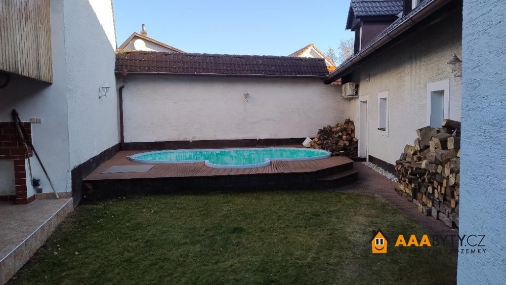 Prodej dům - Prostřední, Hýskov, 330 m²