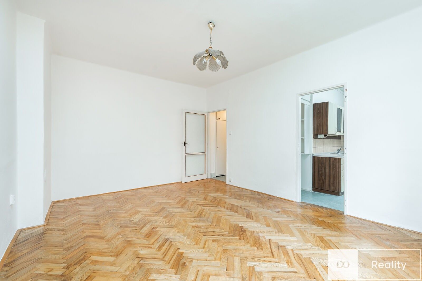 Prodej byt 2+1 - Trenčínská, Praha, 52 m²