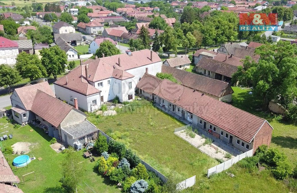 Rodinné domy, Lovčice, 657 m²