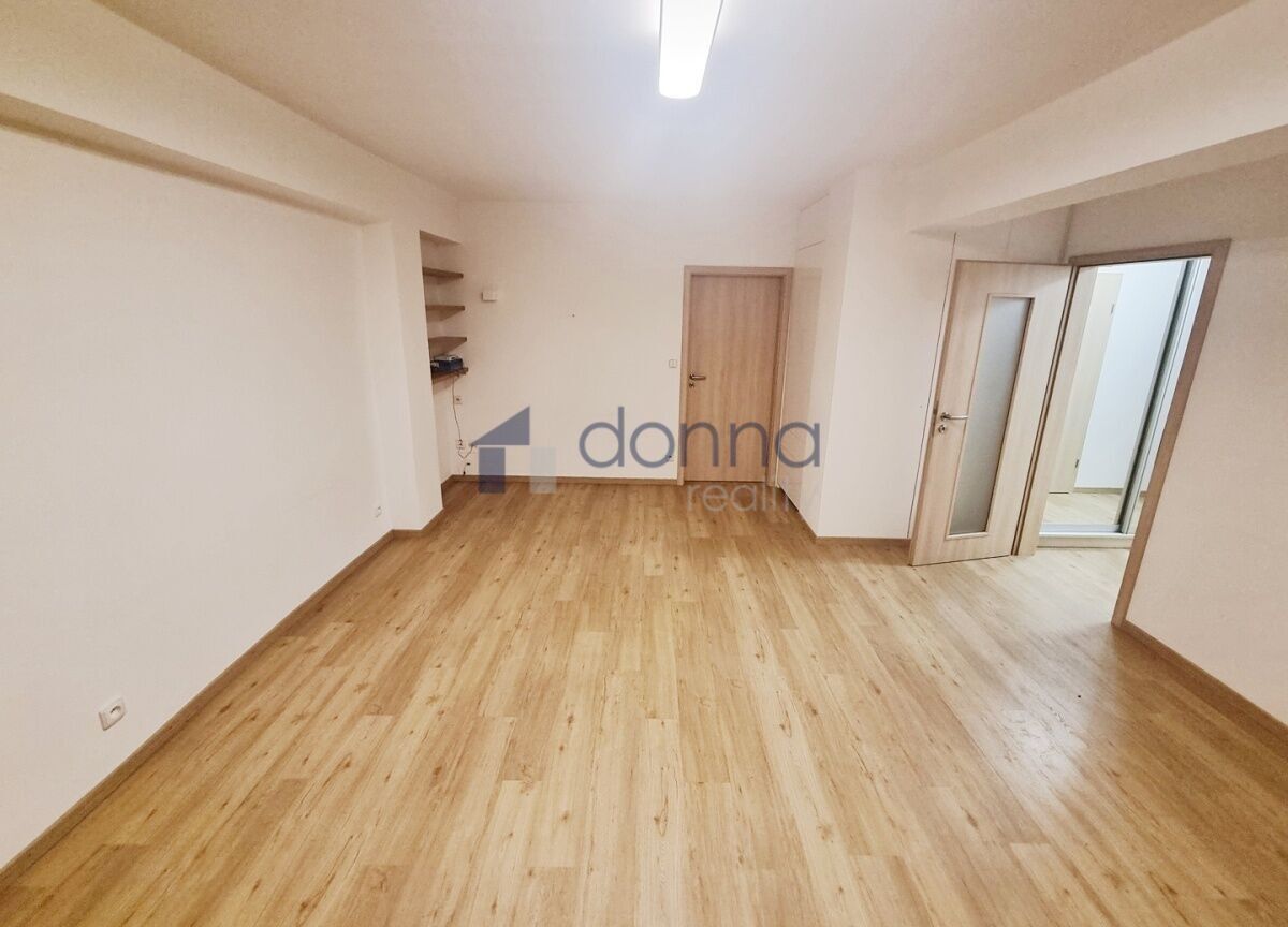 Pronájem byt 2+kk - V bytovkách, Praha, 59 m²