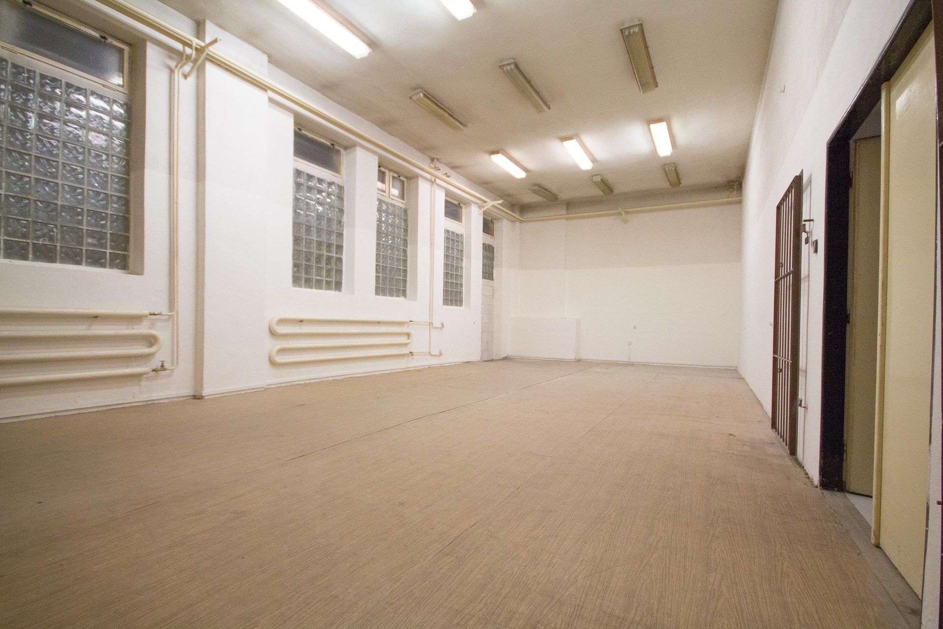 Sklady, Kyslíková, Praha, 73 m²