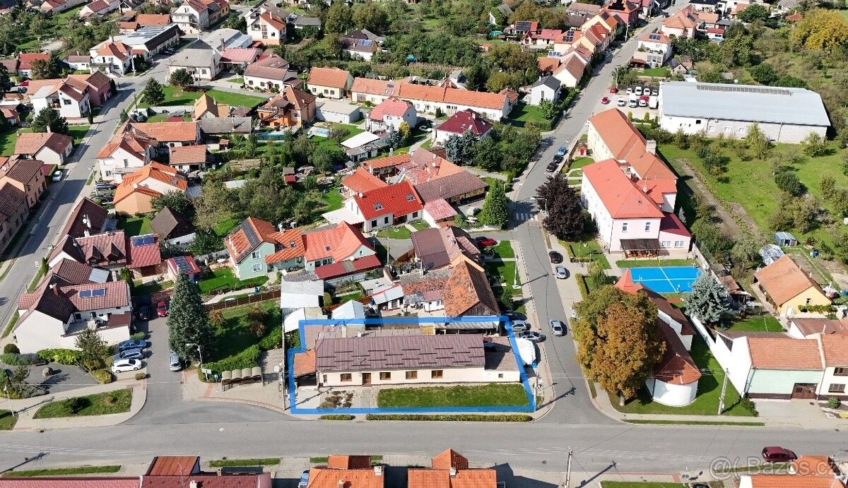 Prodej dům - Bílovice u Uherského Hradiště, 687 12, 684 m²