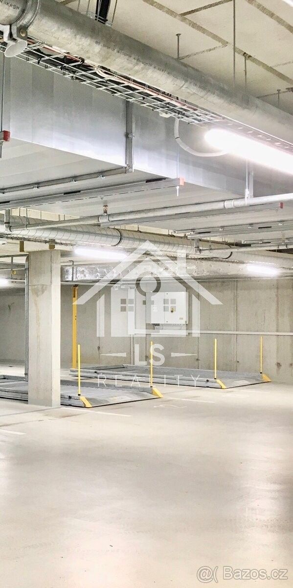 Pronájem garáž - Praha, 190 00