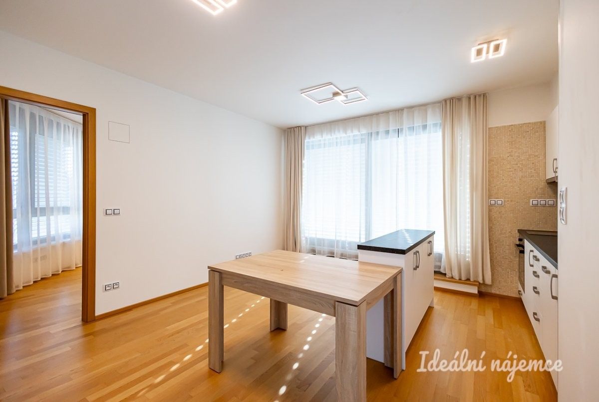 2+kk, Kunešova, Praha, 49 m²