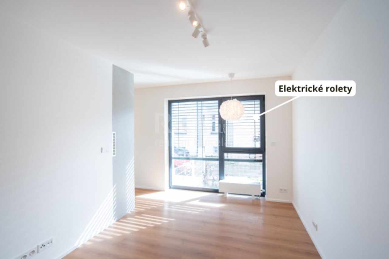 1+kk, Pakoměřická, Praha, 30 m²