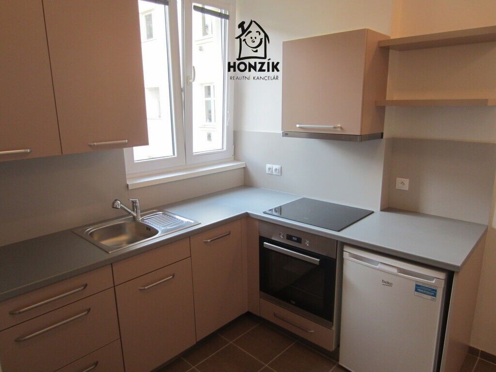 1+kk, Komunardů, Praha, 37 m²