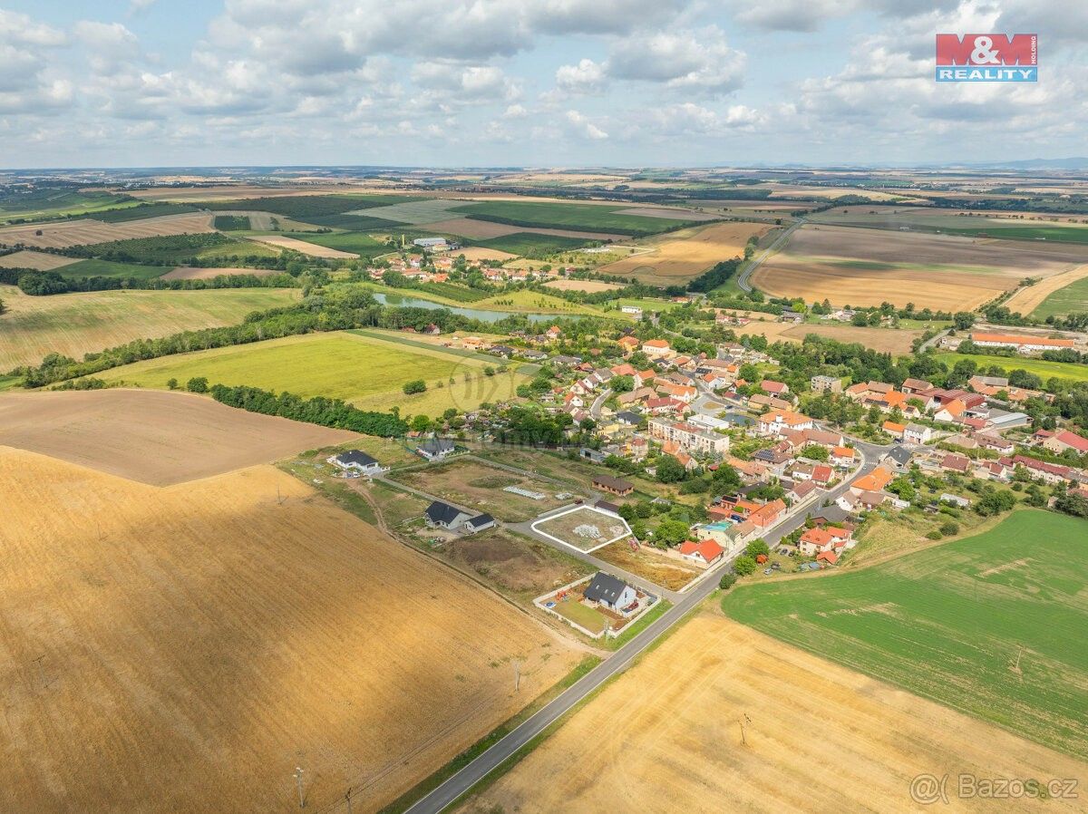 Prodej pozemek - Slaný, 274 01, 1 085 m²