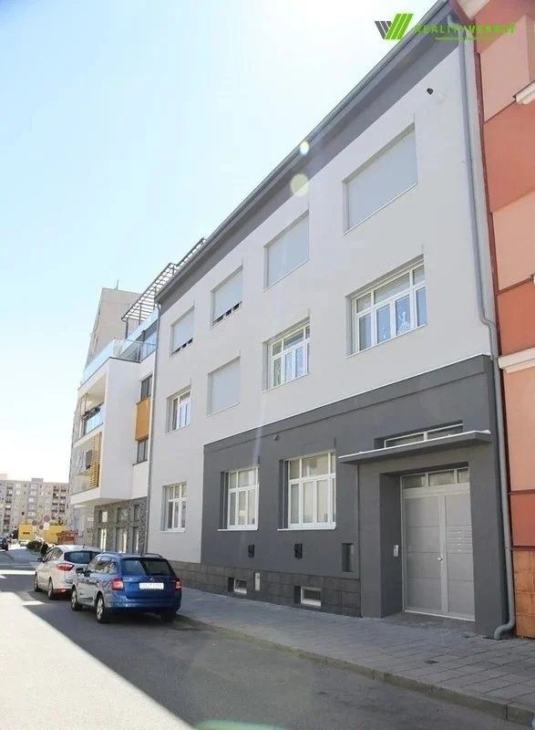 Pronájem byt 1+kk - Slavíkova, Hodonín, 29 m²