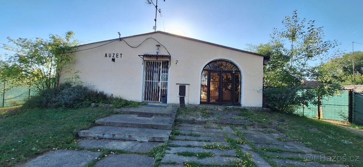 Sklady, Podivín, 691 45