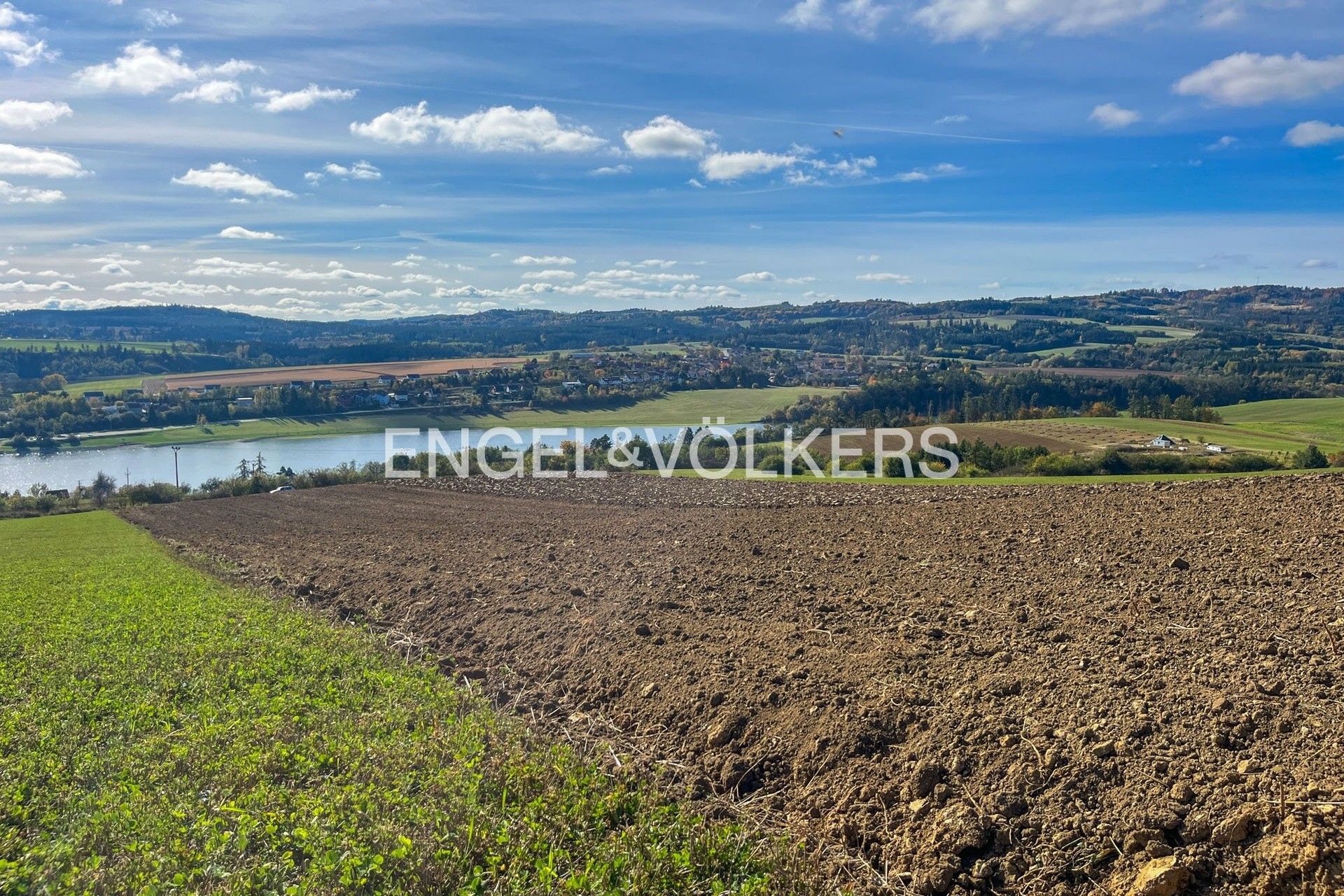 Zemědělské pozemky, Ostrov u Macochy
