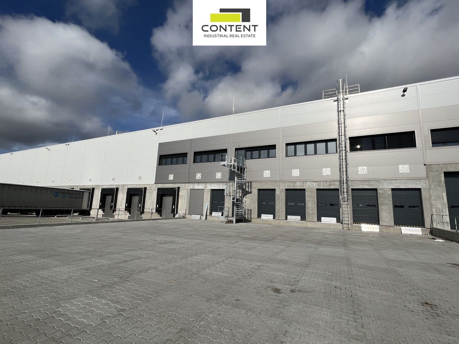 Výrobní prostory, Kozomín, 7 600 m²