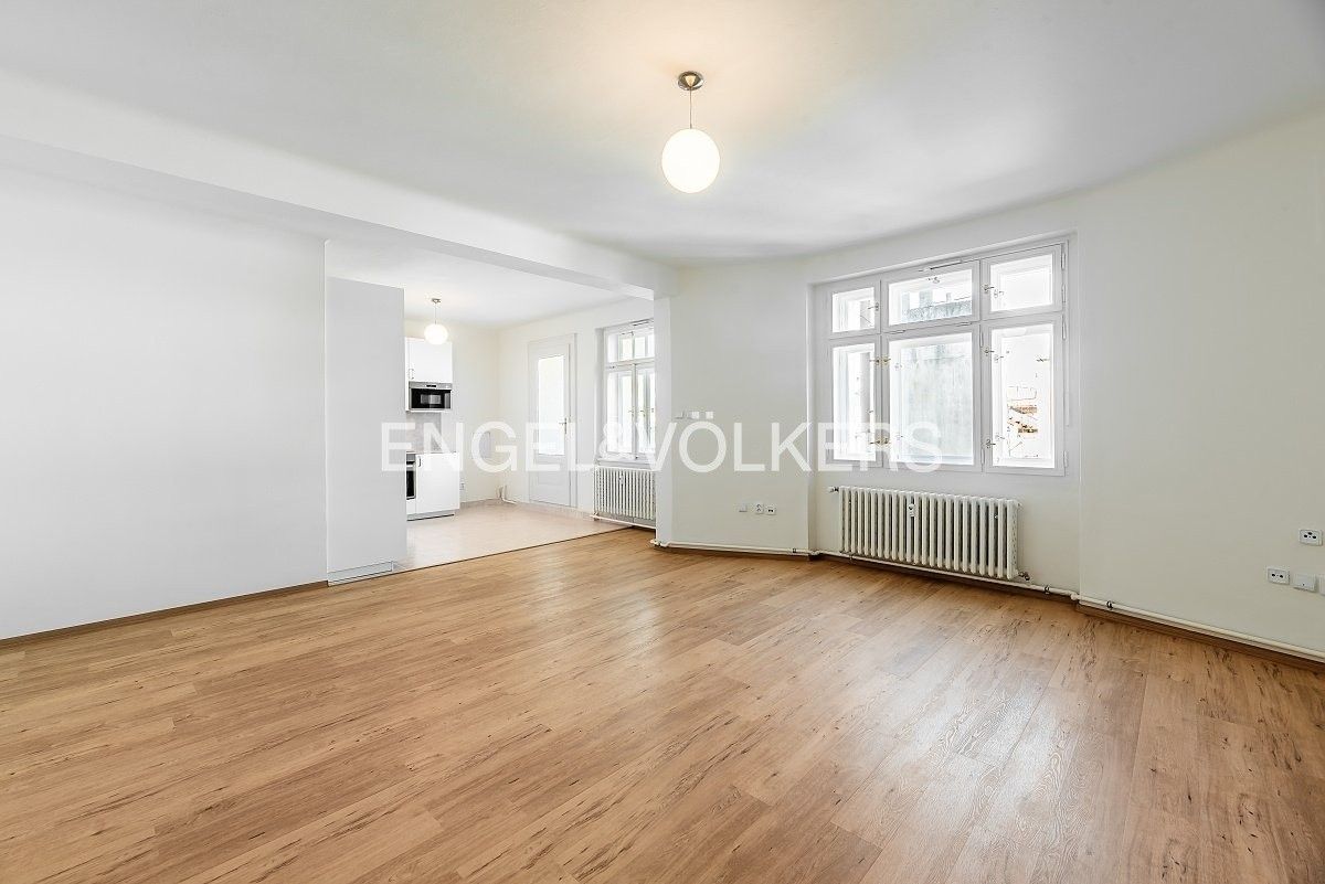 3+kk, Vodičkova, Praha, 141 m²