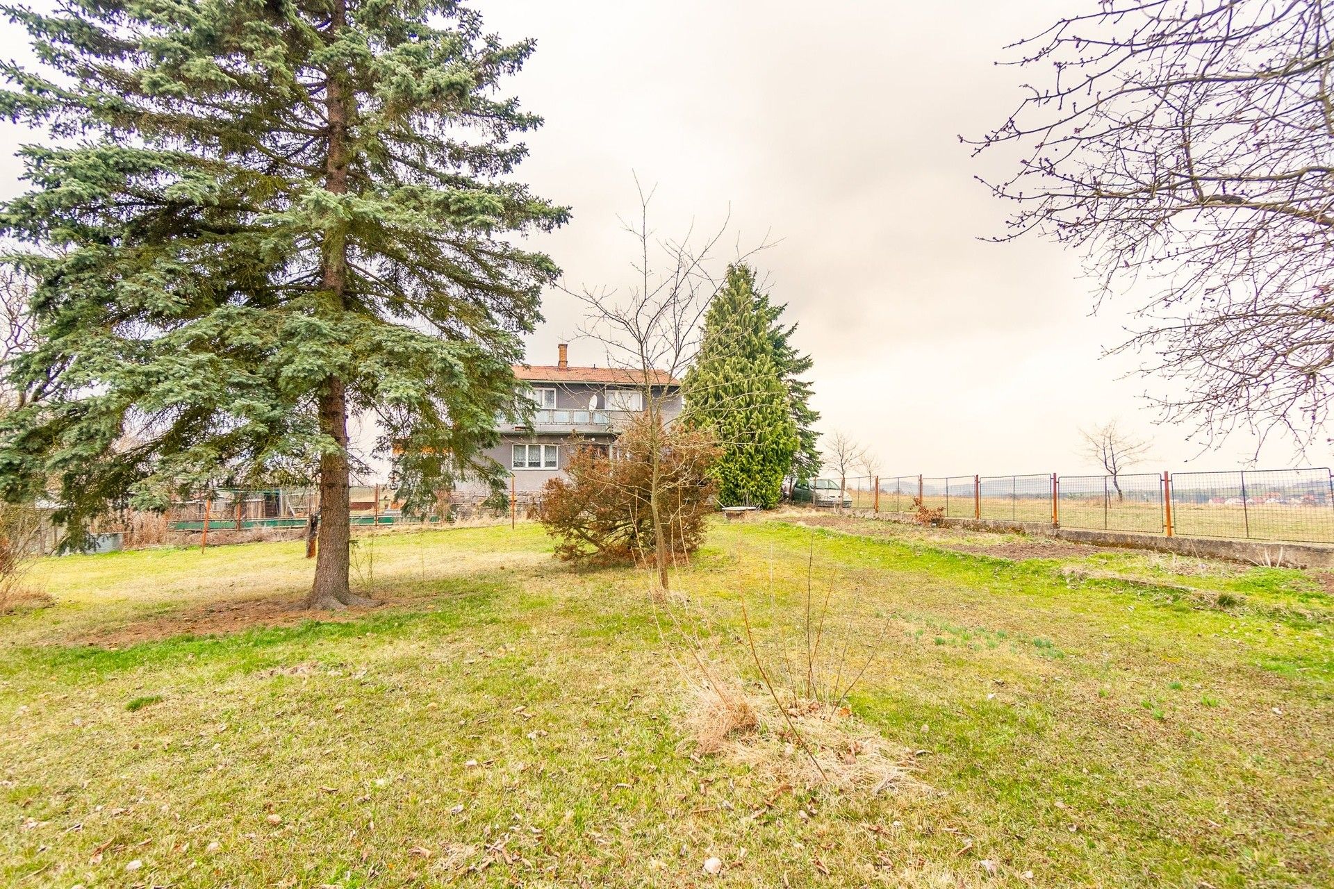 Rodinné domy, Pražská, Lubenec, 178 m²