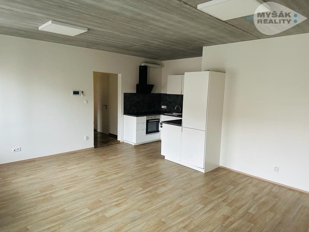 2+kk, Vrchlického, Kladno, 72 m²