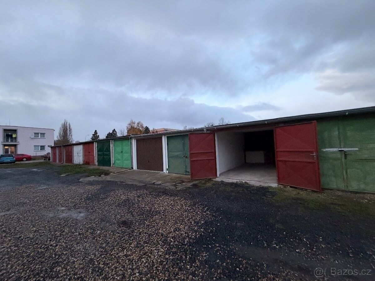 Garáže, Chomutov, 430 01