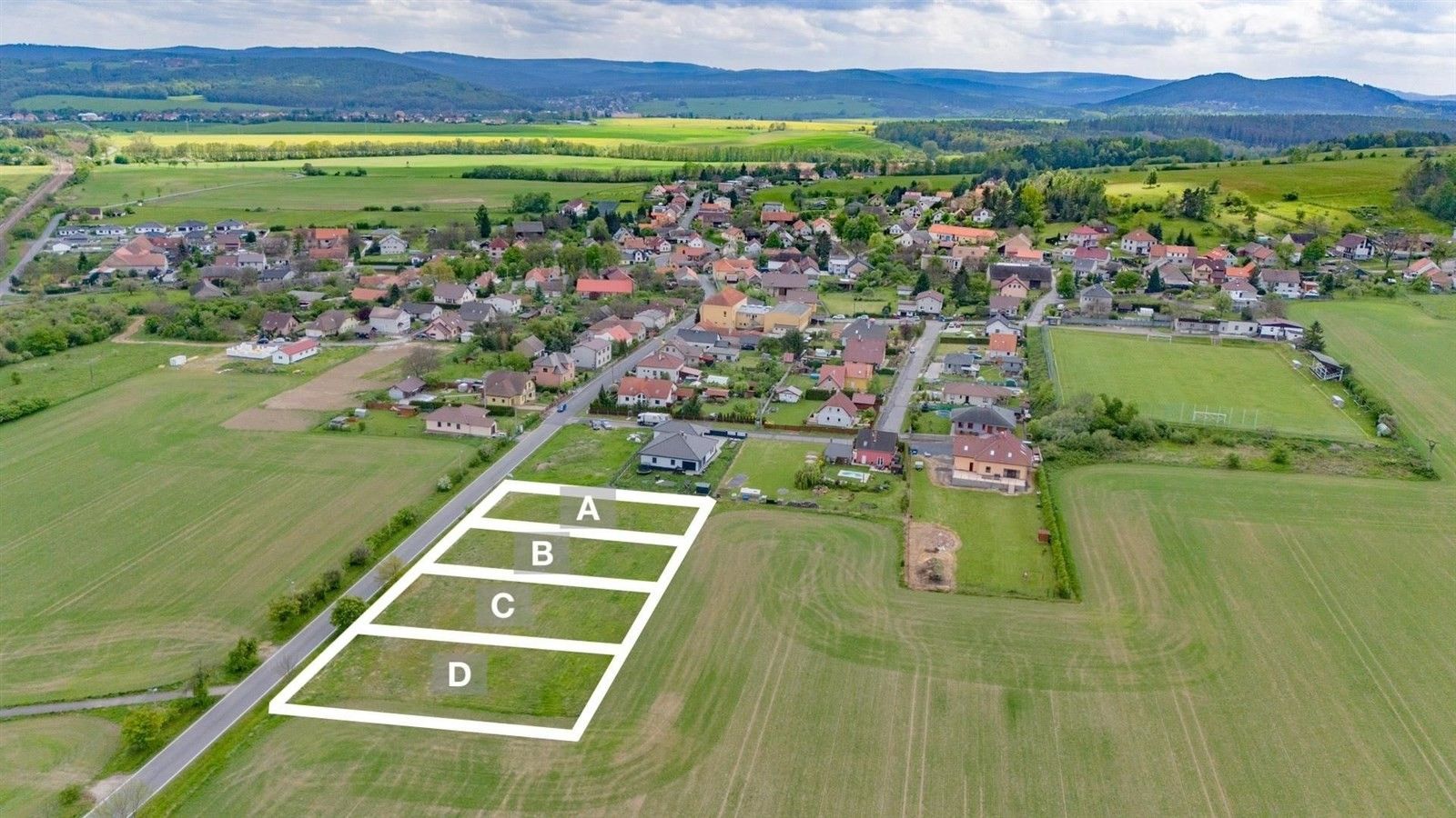 Prodej pozemek pro bydlení - Újezd, 1 172 m²