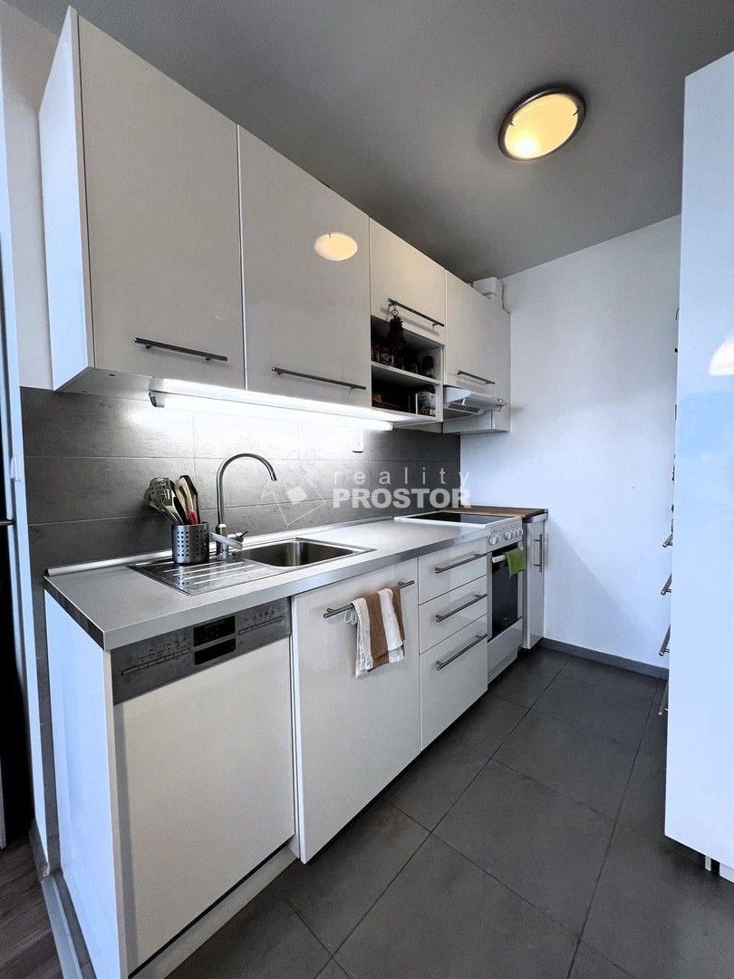 Prodej byt 2+kk - Zázvorkova, Praha, 52 m²