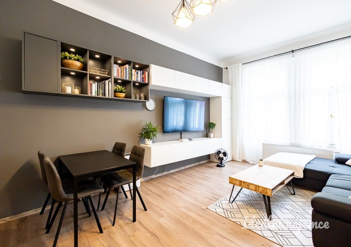 Pronájem byt 2+kk - Koněvova, Praha, 45 m²