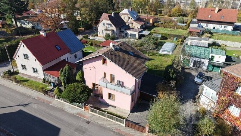 Rodinné domy, Borová, 547 01