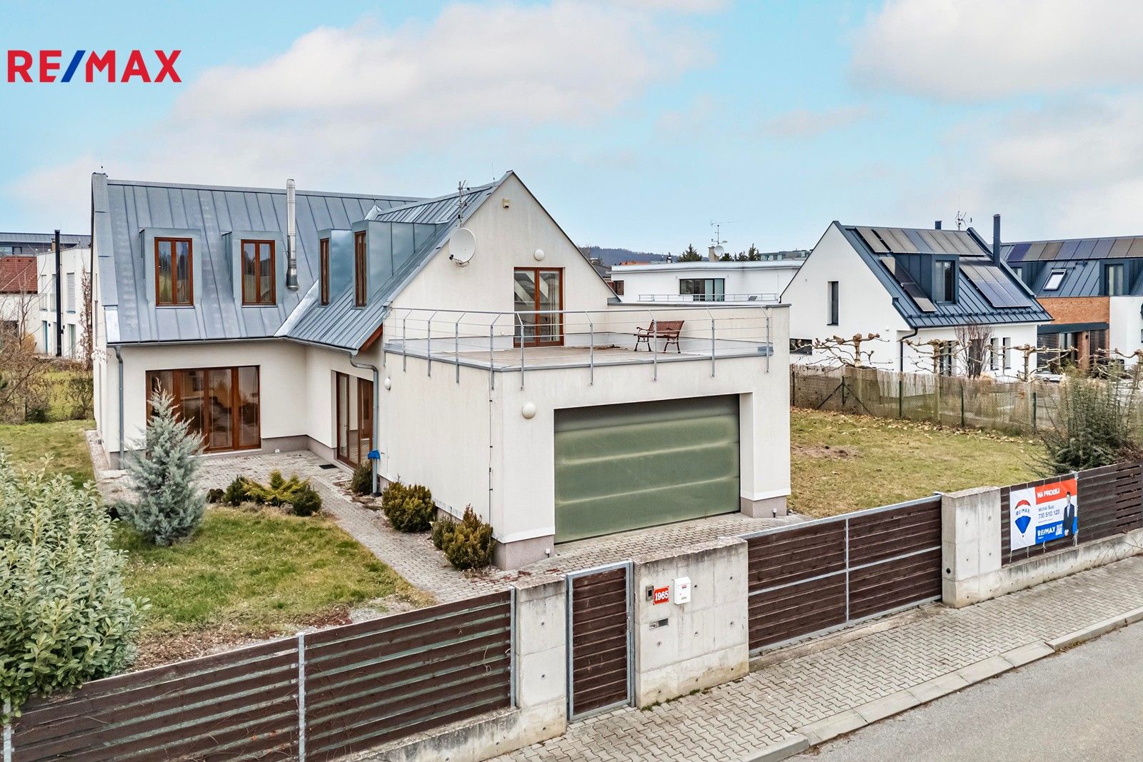 Prodej rodinný dům - Měsíční, Černošice, 323 m²