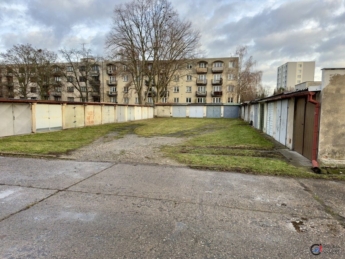 Garáže, Pardubice, 530 03