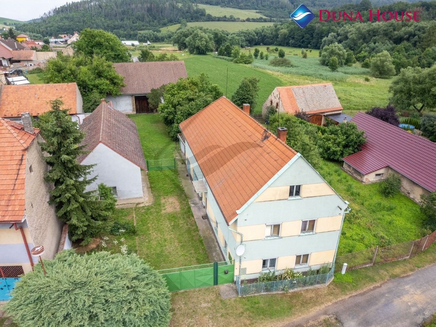 Prodej rodinný dům - Vinařice, 100 m²