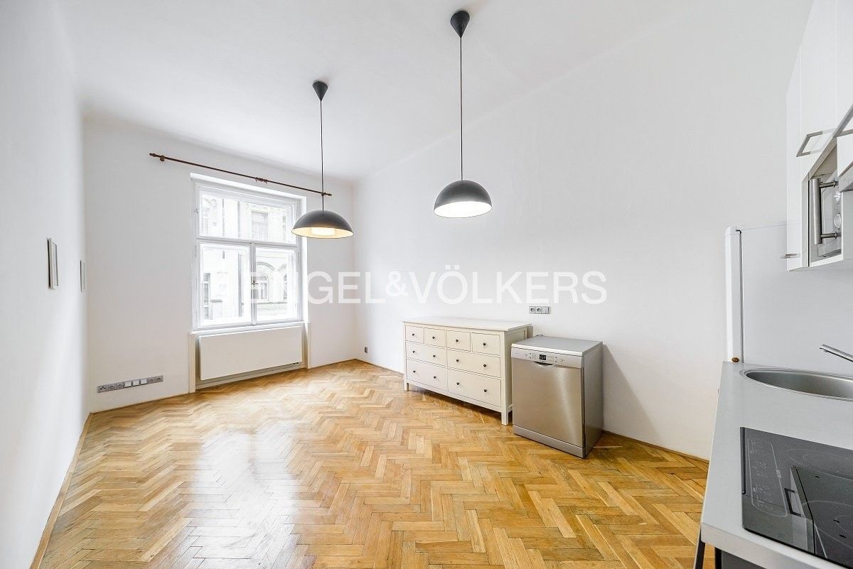 3+kk, Jindřicha Plachty, Praha, 78 m²