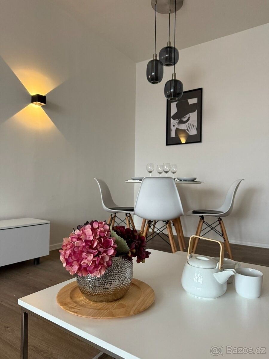 Byty, Hradec Králové, 500 12