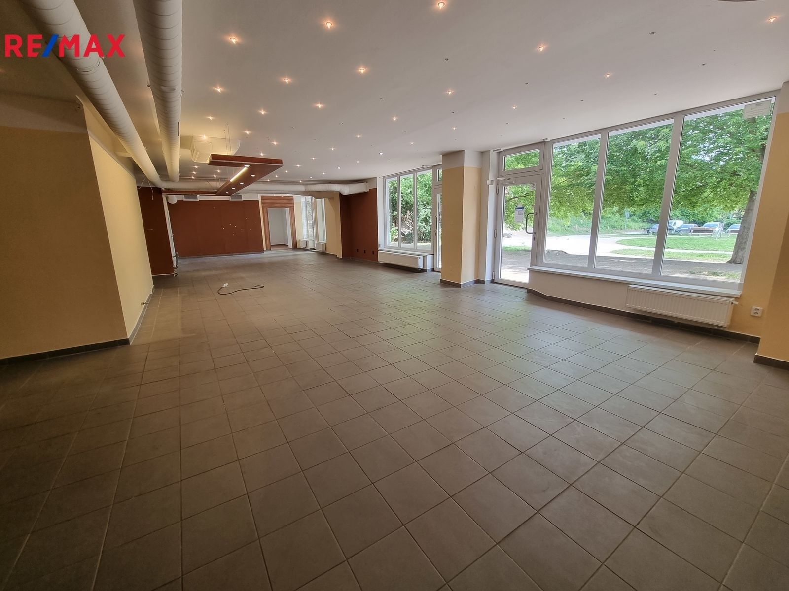 Obchodní prostory, Kudrnova, Praha, 164 m²