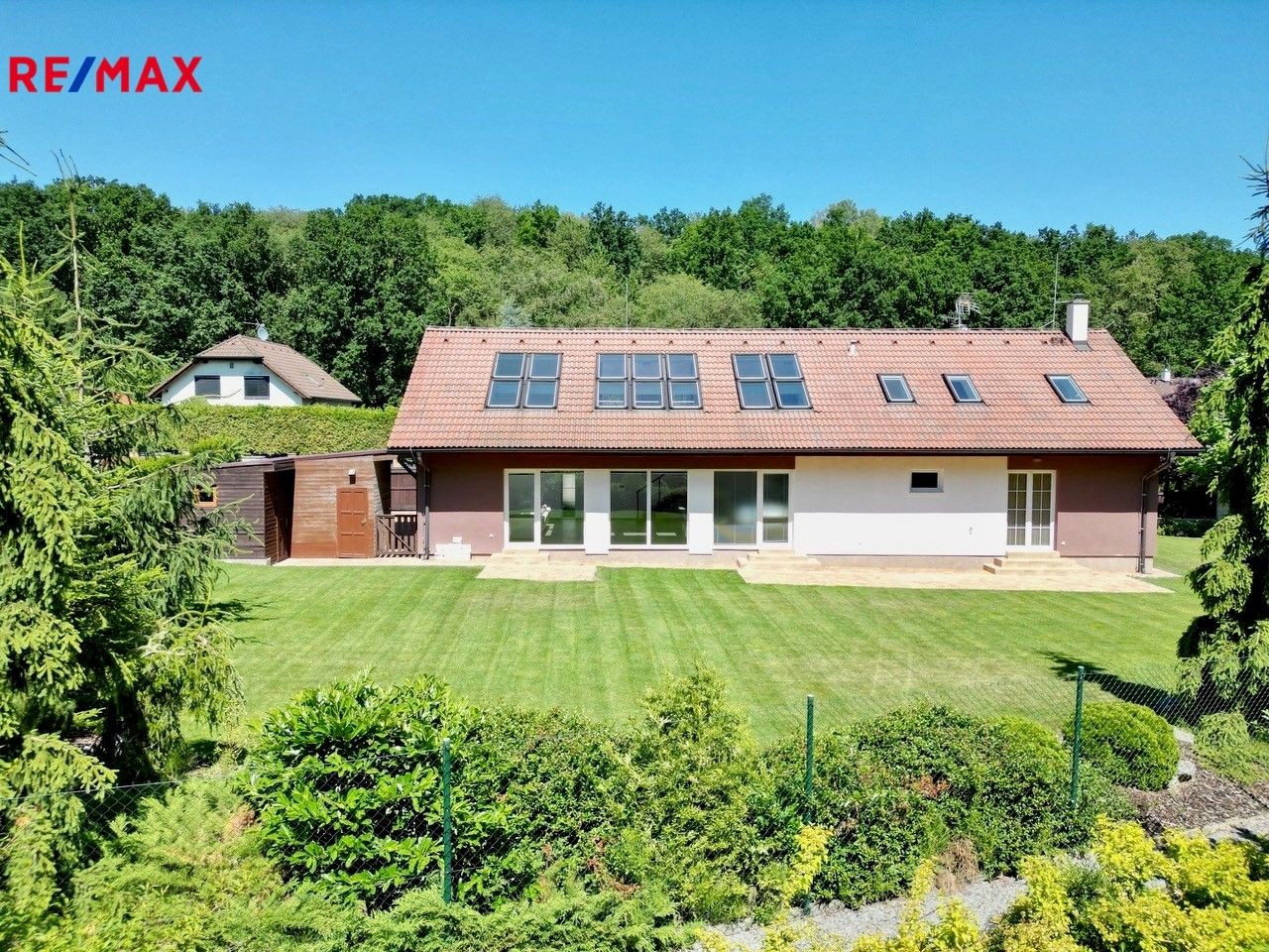 Rodinné domy, , Pětihosty, 200 m²