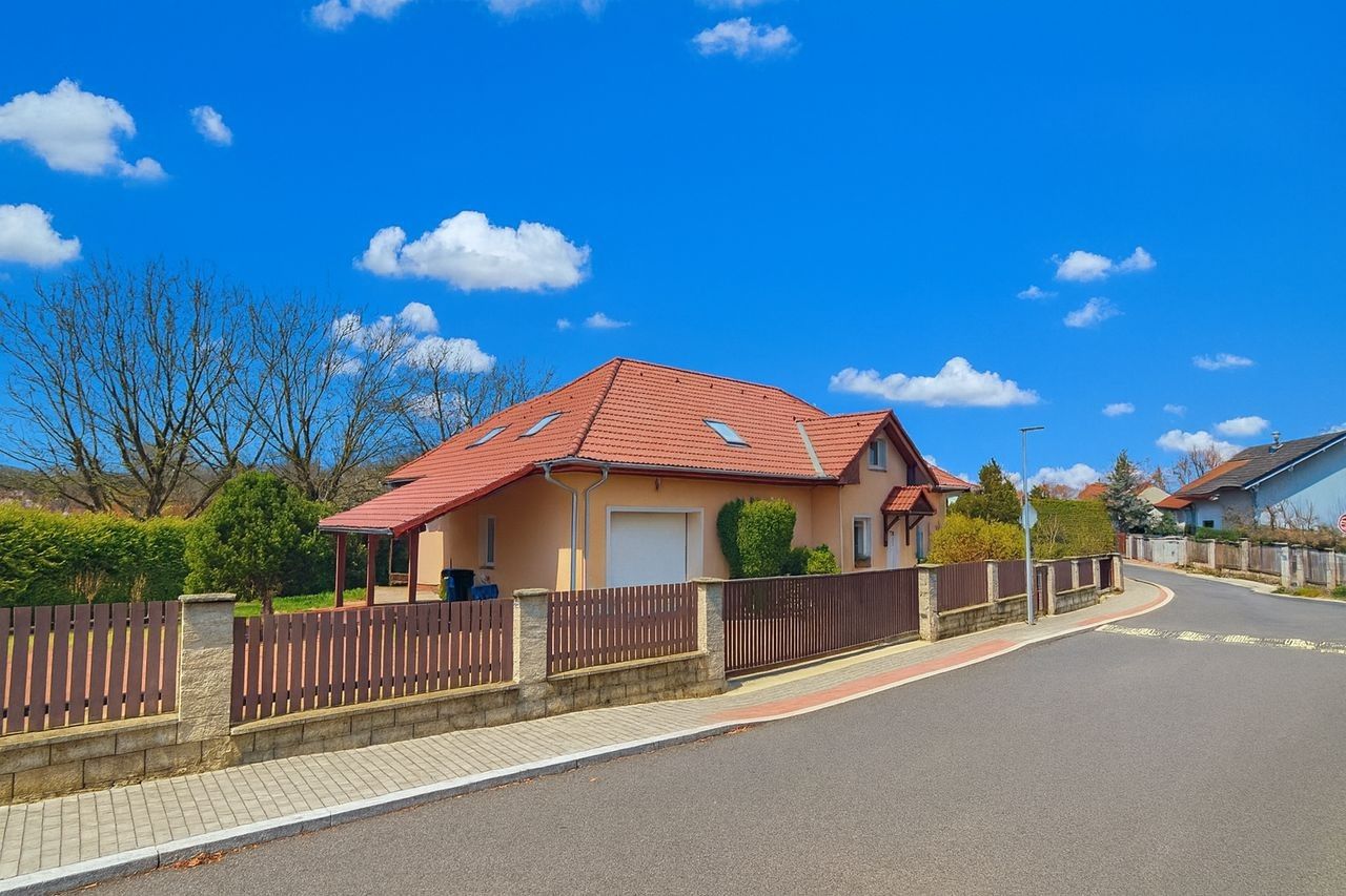 Rodinné domy, Modletice, 261 m²