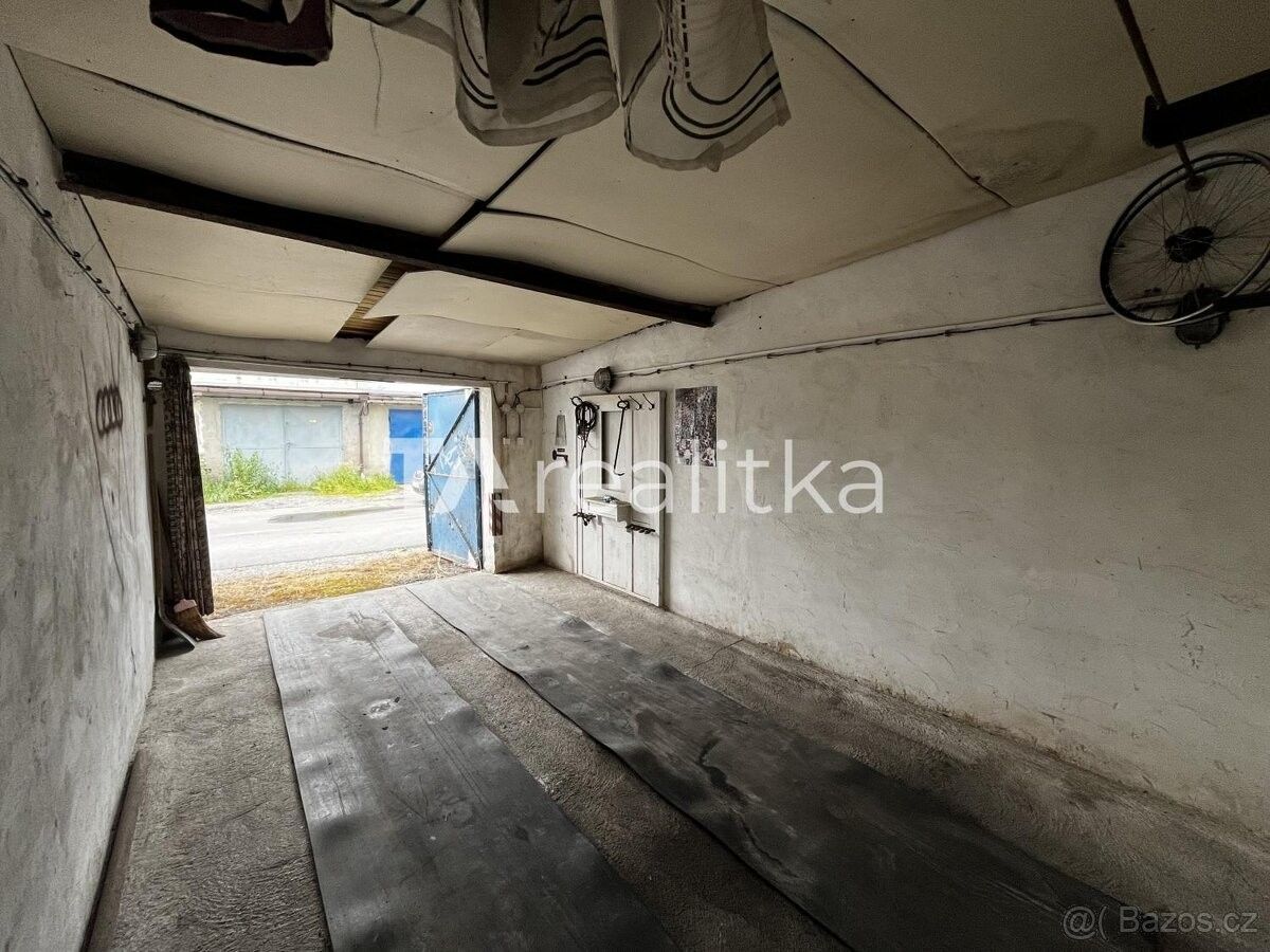 Garáže, Karviná, 735 06