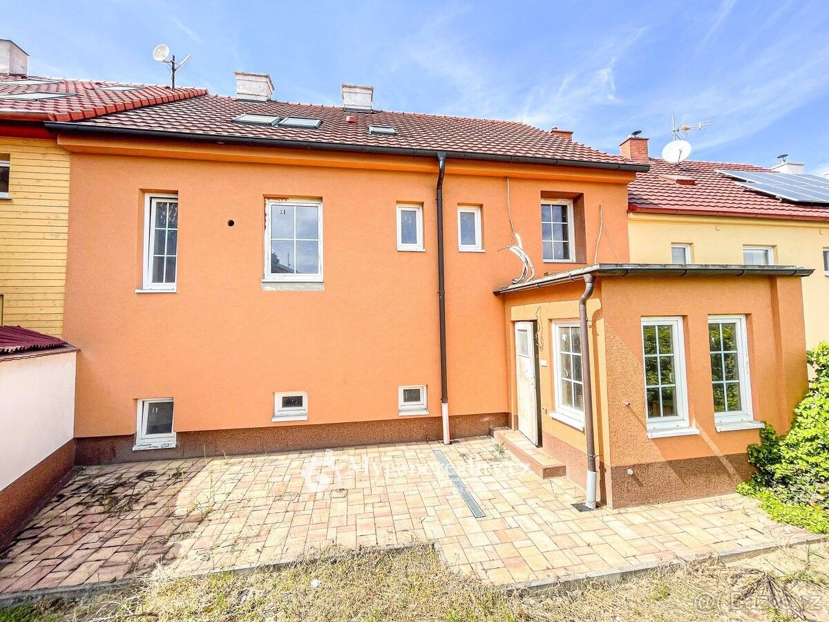 Prodej dům - Znojmo, 669 02, 213 m²