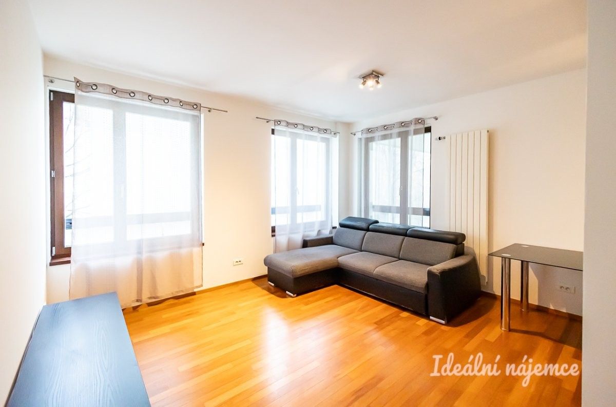 3+kk, Šaldova, Praha, 68 m²