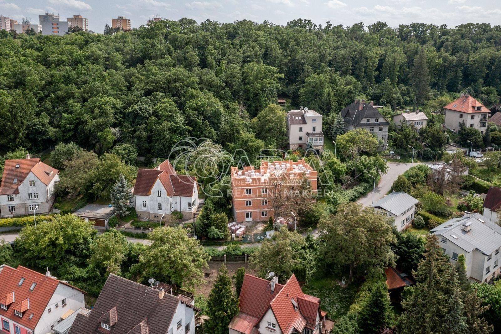 Činžovní domy, V závitu, Praha, 904 m²