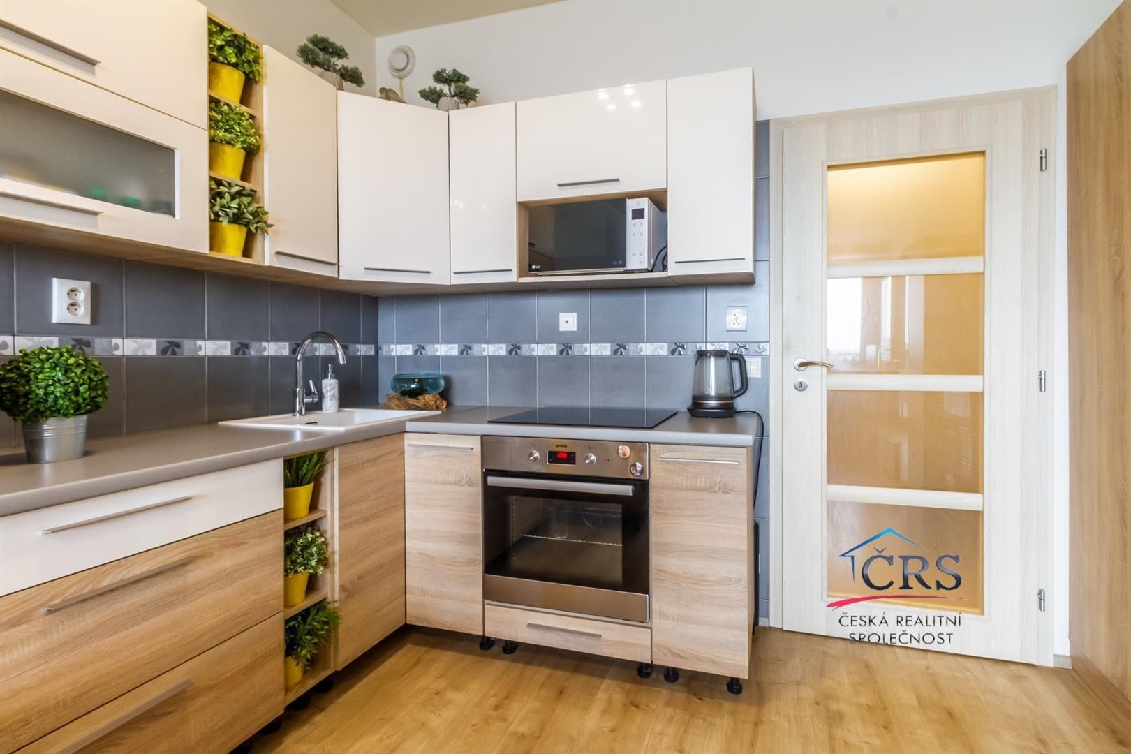 Pronájem byt 1+kk - Freyova, Praha, 37 m²