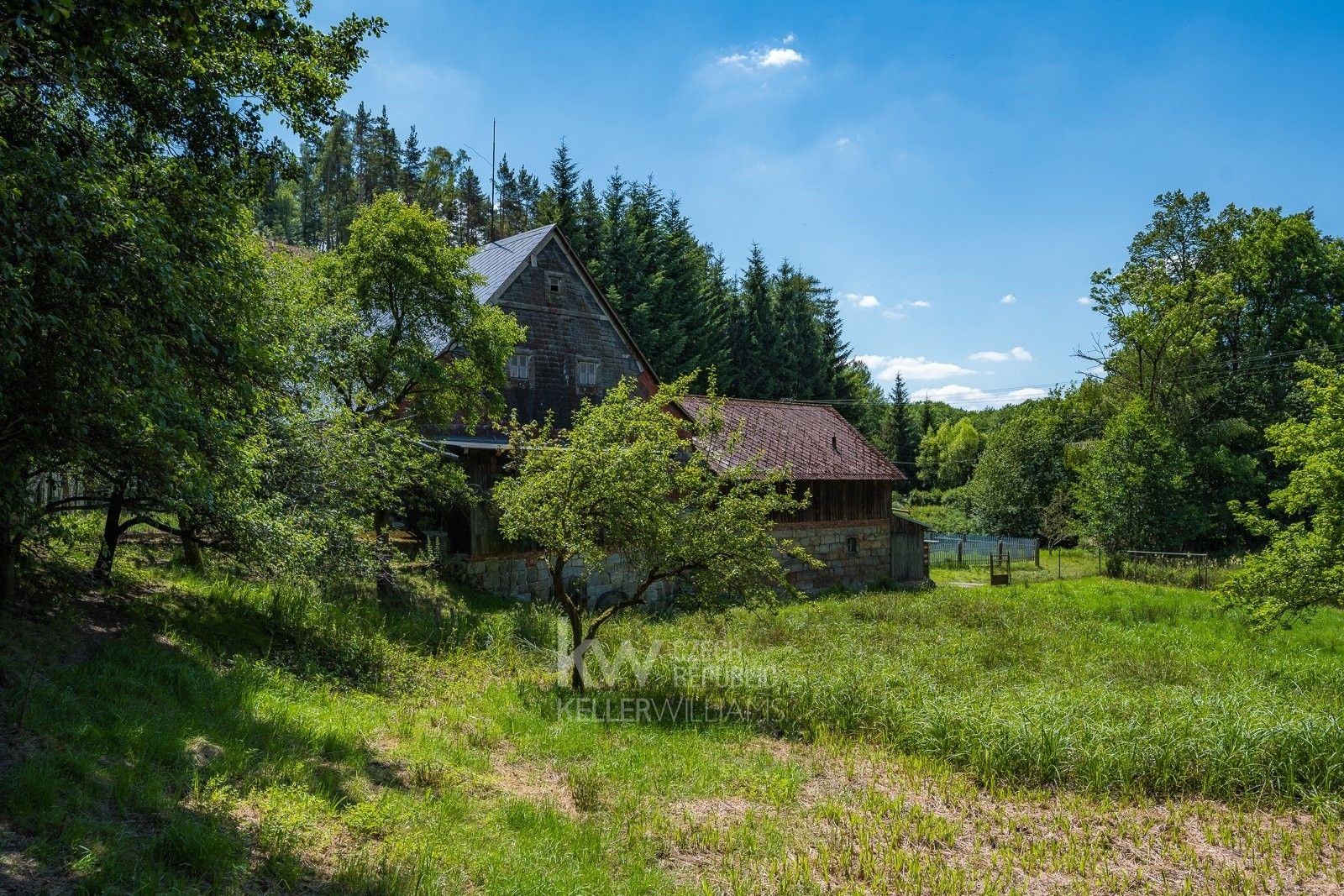 Prodej dům - Českolipská, Osečná, 999 m²