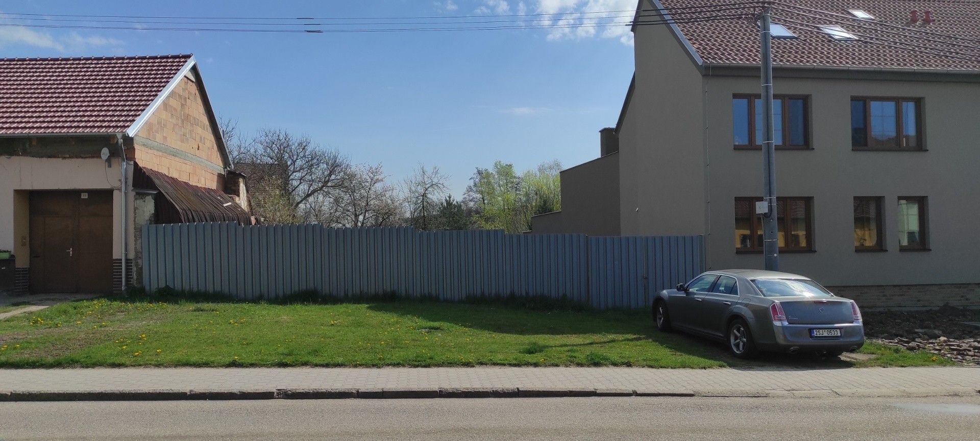 Prodej pozemek pro bydlení - Komořany, 1 496 m²